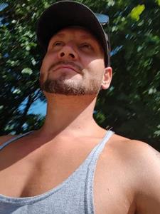 Petya 37 éves férfi, Komárom-Esztergom megye