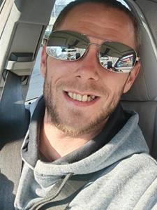 pisti 32 éves férfi, Csongrád megye