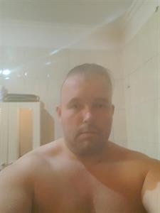 Pitt 44 éves férfi, Komárom-Esztergom megye