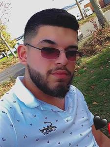 Predi 25 éves férfi, Budapest