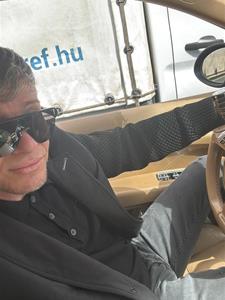 Prestigio 39 éves férfi, Jász-Nagykun-Szolnok megye