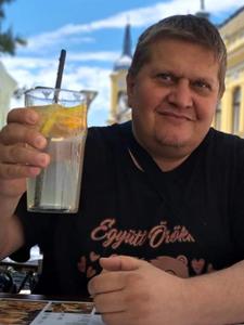 puncinyalo 48 éves férfi, Veszprém megye