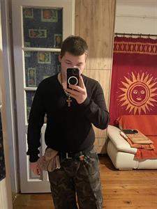 Qunde 18 éves férfi, Pest megye