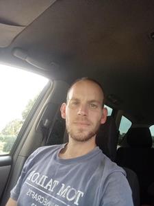 Iszak Rajmund 34 éves férfi, Vas megye