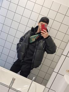 Rajmi6 25 éves férfi, Budapest