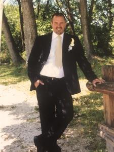Róbert 40 éves férfi, Pest megye