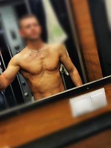 Roberto 40 éves férfi, Vas megye