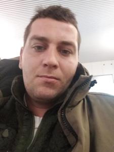 Robi 27 éves férfi, Győr-Moson-Sopron megye