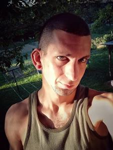 Robika 31 éves férfi, Tolna megye