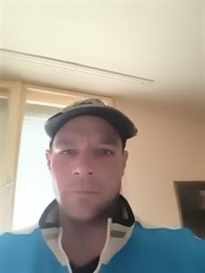 Rocker 35 éves férfi, Fejér megye