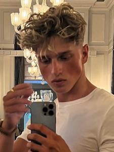 Roland 23 éves férfi, Borsod-Abaúj-Zemplén megye