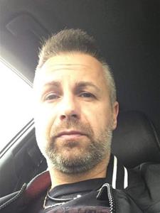 Roli 40 éves férfi, Tolna megye