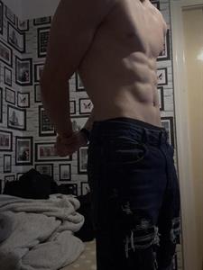 Rolika 25 éves férfi, Komárom-Esztergom megye