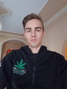 Roller 27 éves férfi, Pest megye