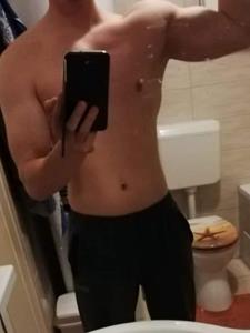 Rolo 33 éves férfi, Győr-Moson-Sopron megye