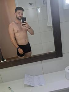 RomiRomero 30 éves férfi, Győr-Moson-Sopron megye