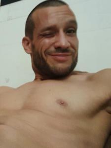 Rossi 39 éves férfi, Győr-Moson-Sopron megye