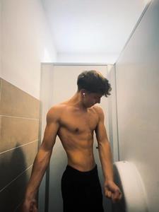 Samu 18 éves férfi, Budapest