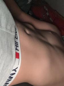 sexboy 19 éves férfi, Pest megye