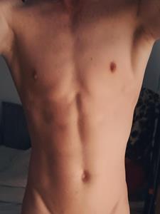slimthick 37 éves férfi, Budapest