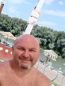 Smoothead 45 éves férfi, Pest megye