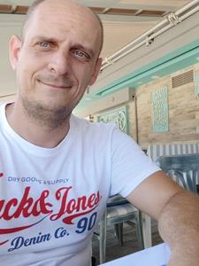 Stefanos 38 éves férfi, Győr-Moson-Sopron megye