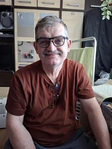 Steve 61 éves férfi, Budapest