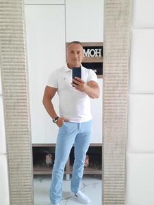 Strong 48 éves férfi, Tolna megye