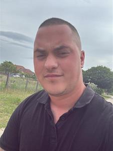 Szabolcs 24 éves férfi, Pest megye