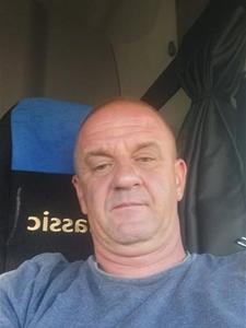 Szasza 47 éves férfi, Csongrád megye