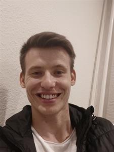 Tom 29 éves férfi, Budapest
