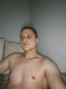 Tom  31 éves férfi, Budapest