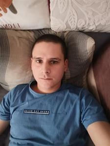 Tom  31 éves férfi, Budapest