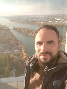 Tom 38 éves férfi, Budapest