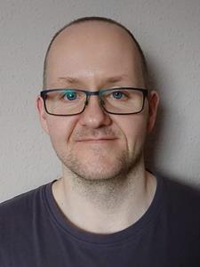 Tomi 43 éves férfi, Pest megye