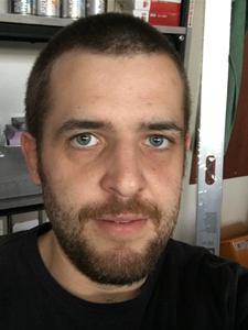 Tomi 40 éves férfi, Budapest
