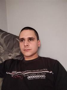 Tomi 30 éves férfi, Budapest