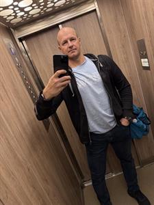 Tomi 43 éves férfi, Budapest