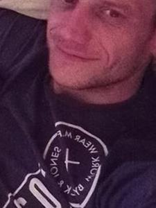 Tomi 33 éves férfi, Bács-Kiskun megye