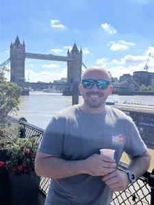 Tomi 40 éves férfi, Budapest