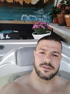 Tomi 35 éves férfi, Pest megye