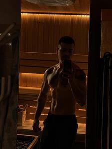 Tomi 22 éves férfi, Budapest