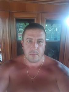 Tomi 40 éves férfi, Csongrád megye