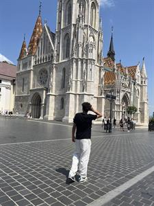 Toto 19 éves férfi, Budapest