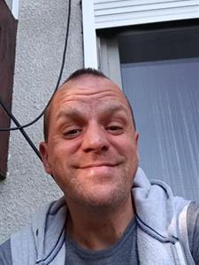 TZS 40 éves férfi, Budapest