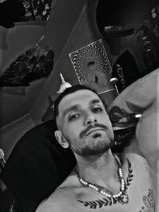 Ulquiorra 26 éves férfi, Győr-Moson-Sopron megye