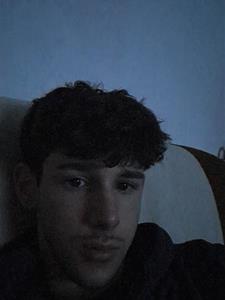 Valaki5 20 éves férfi, Tolna megye