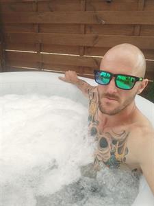 ValakiTomi 35 éves férfi, Budapest