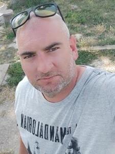 Vasili 35 éves férfi, Budapest