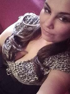 Viki 28 éves nő, Pest megye